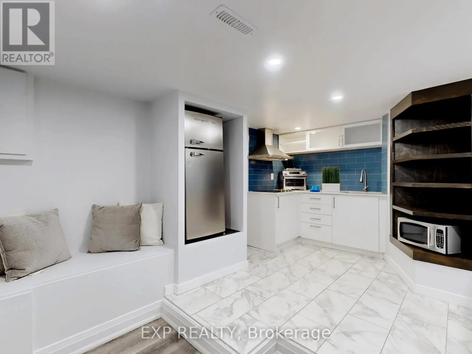 7 DAVID STREET