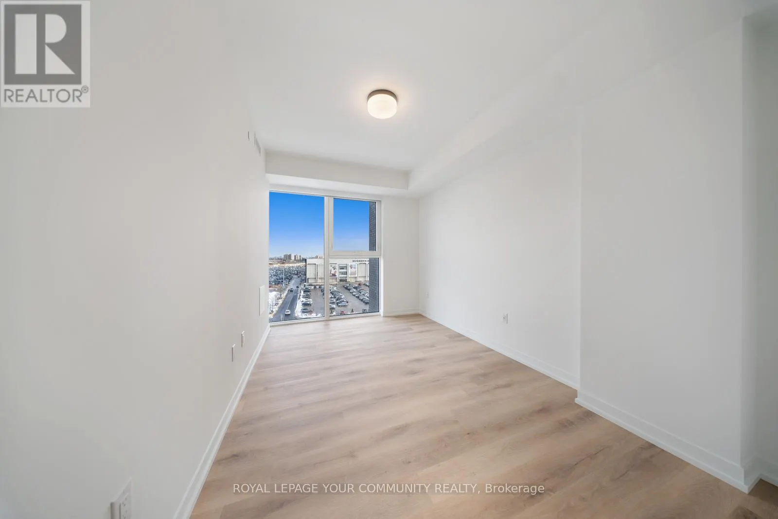 602 - 5 YORK GARDEN WAY