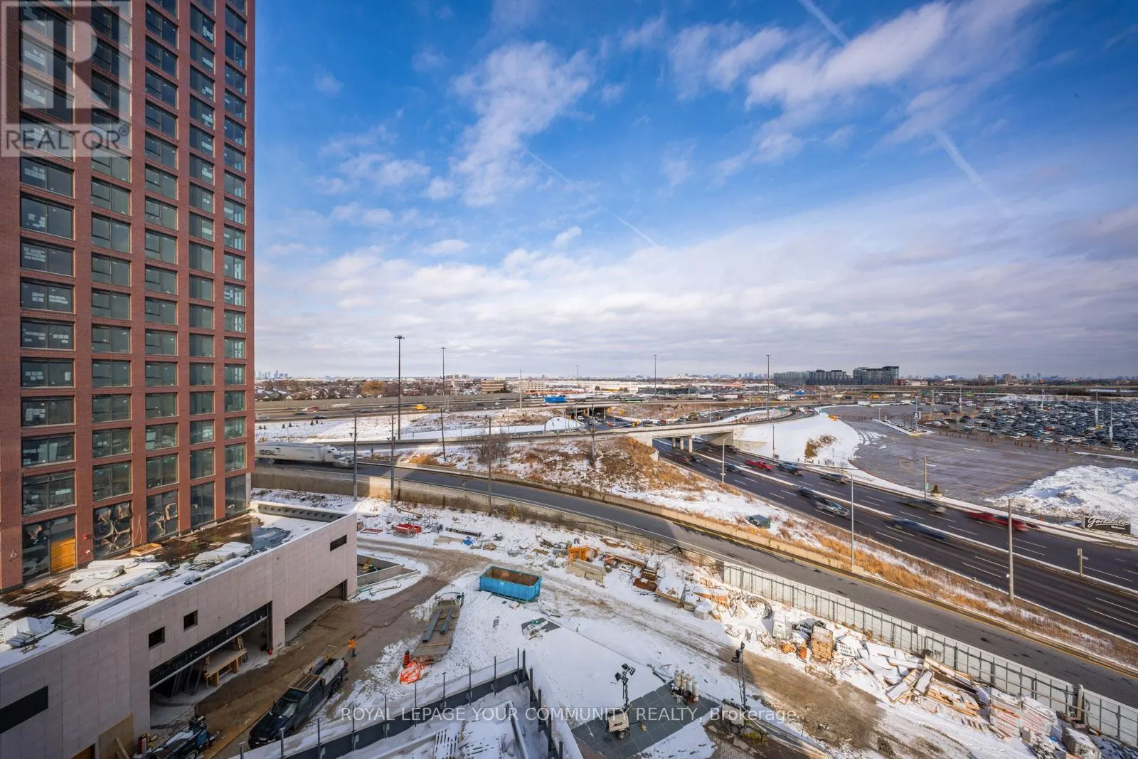 602 - 5 YORK GARDEN WAY