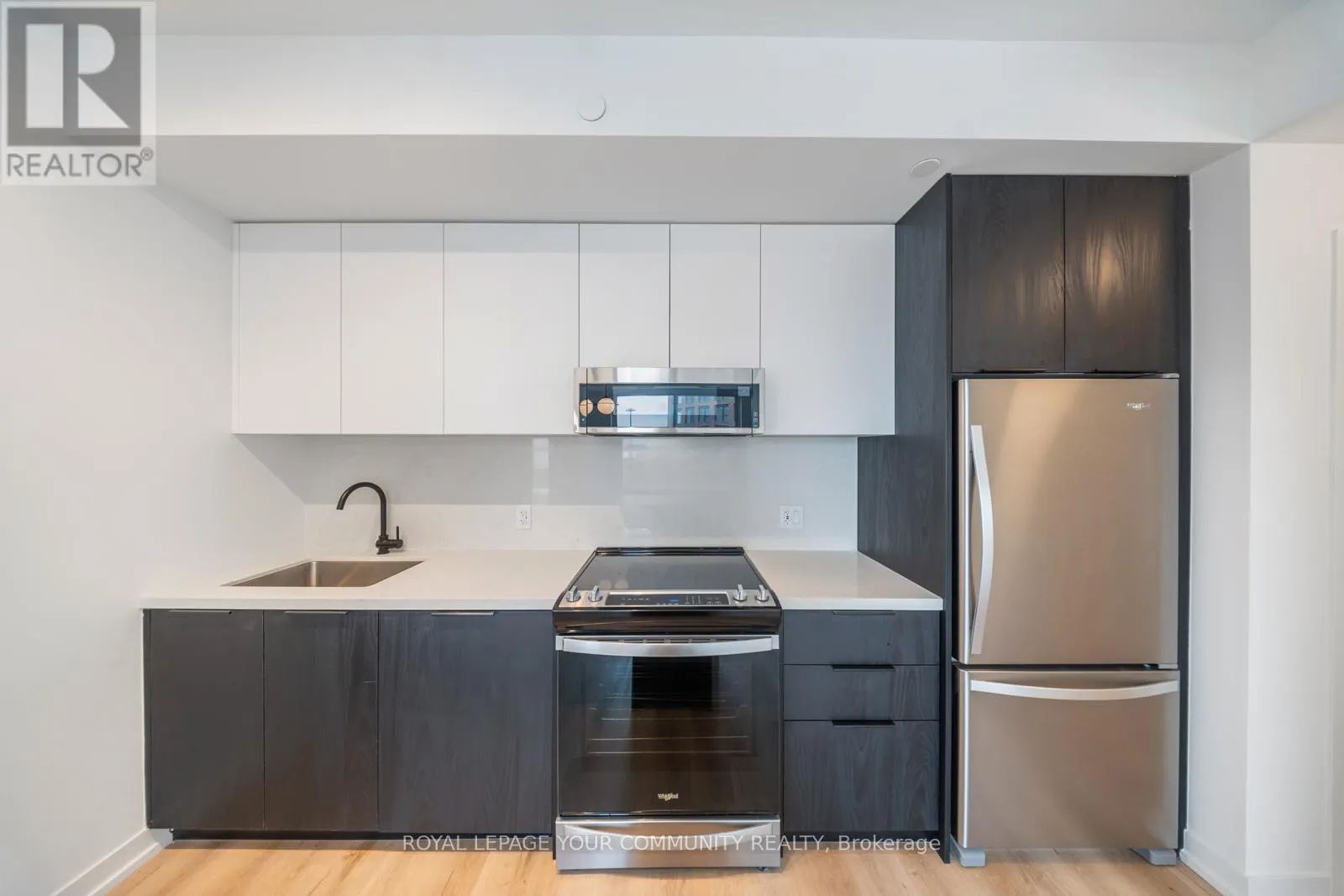 711 - 5 YORK GARDEN WAY