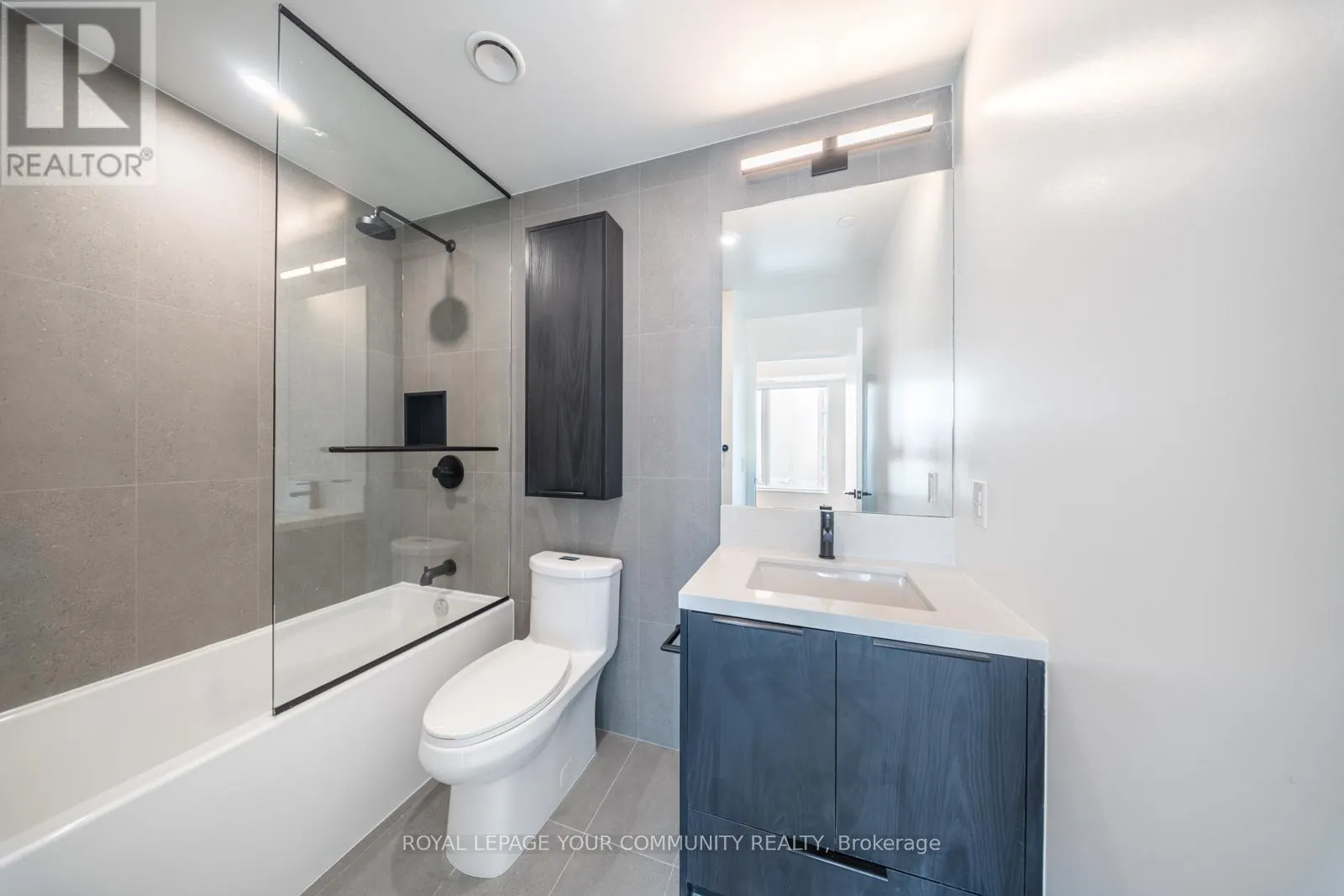 711 - 5 YORK GARDEN WAY