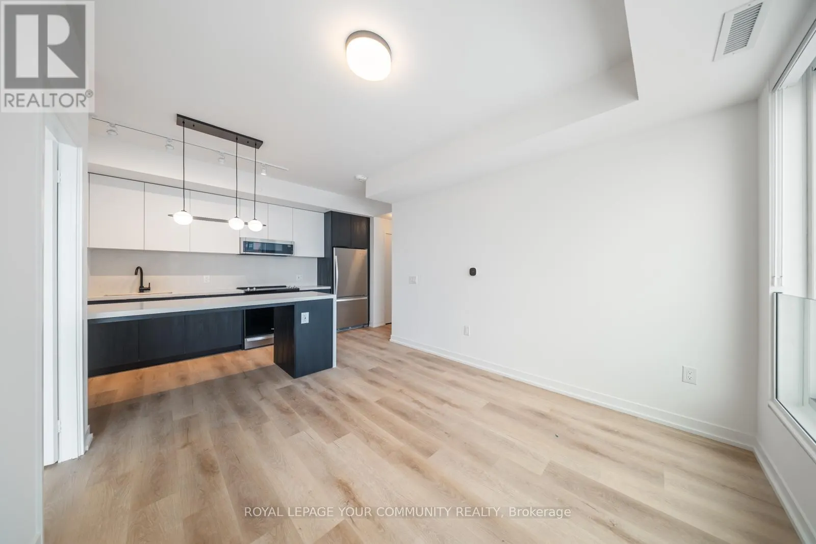 711 - 5 YORK GARDEN WAY