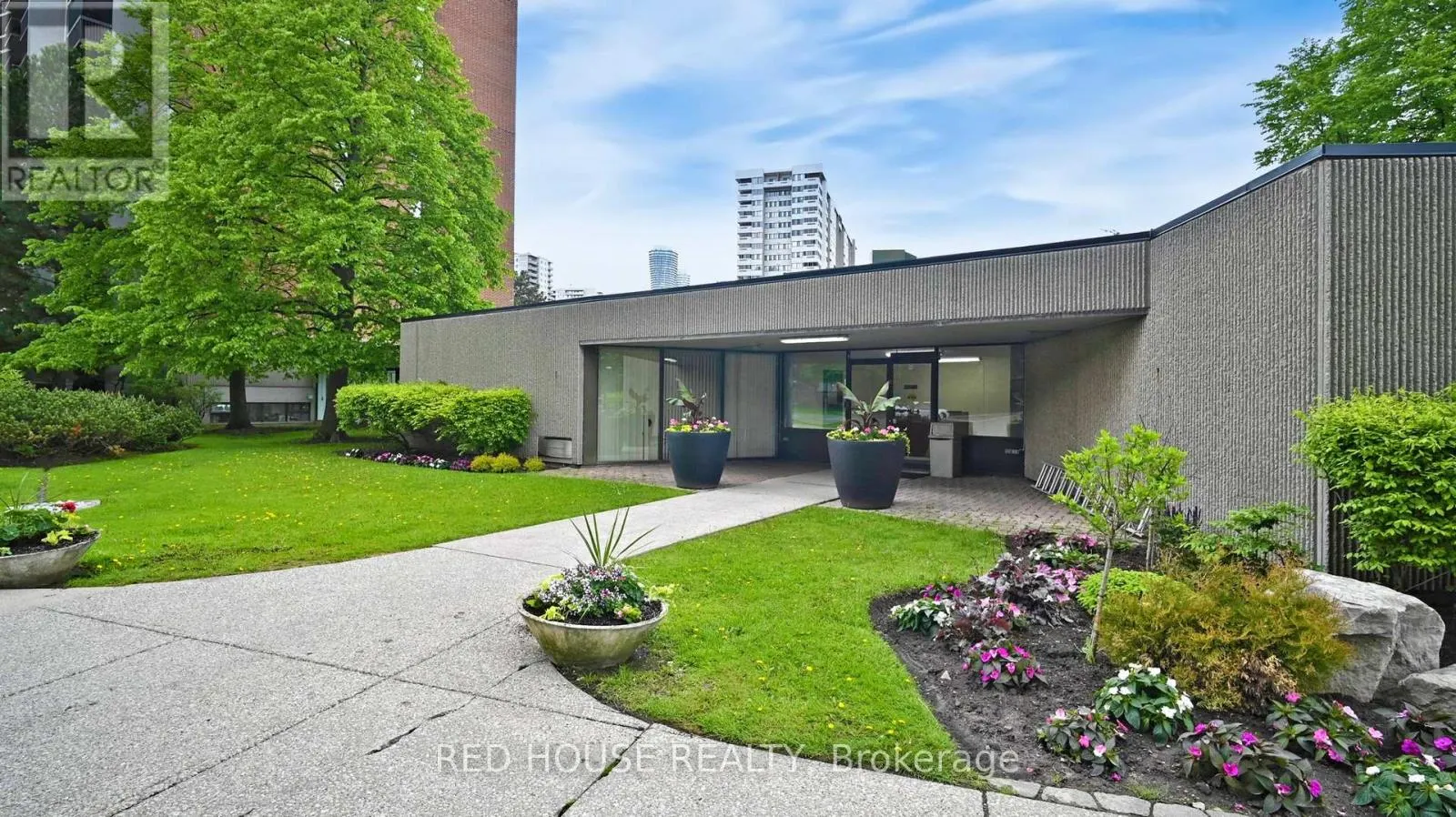 413 - 50 MISSISSAUGA VALLEY BOULEVARD