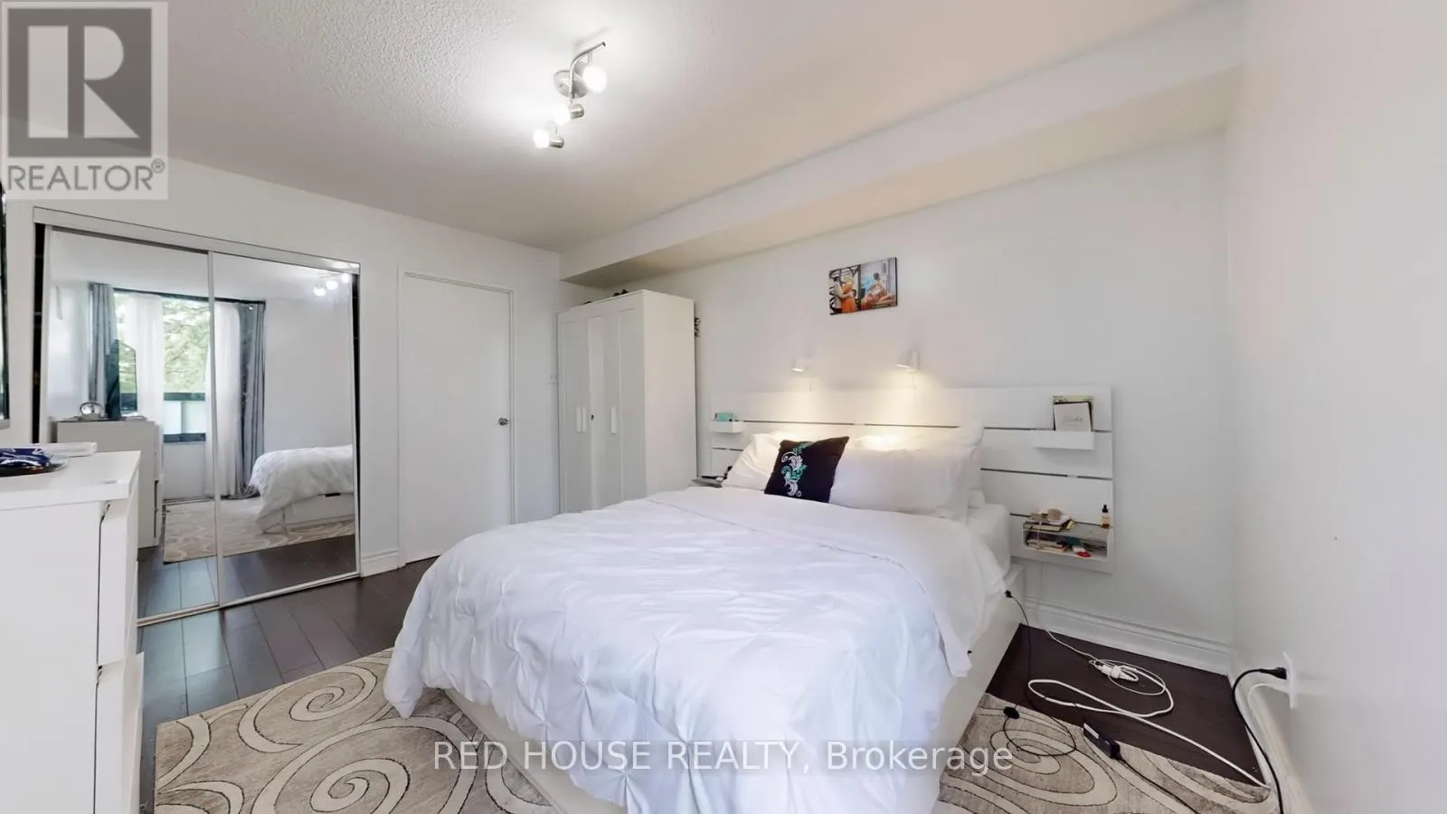 413 - 50 MISSISSAUGA VALLEY BOULEVARD