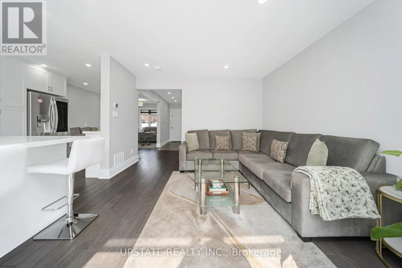 2 TREWARTHA CRESCENT