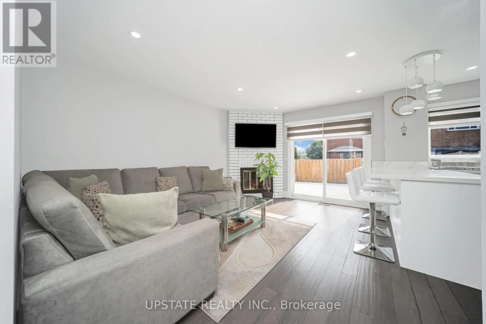 2 TREWARTHA CRESCENT