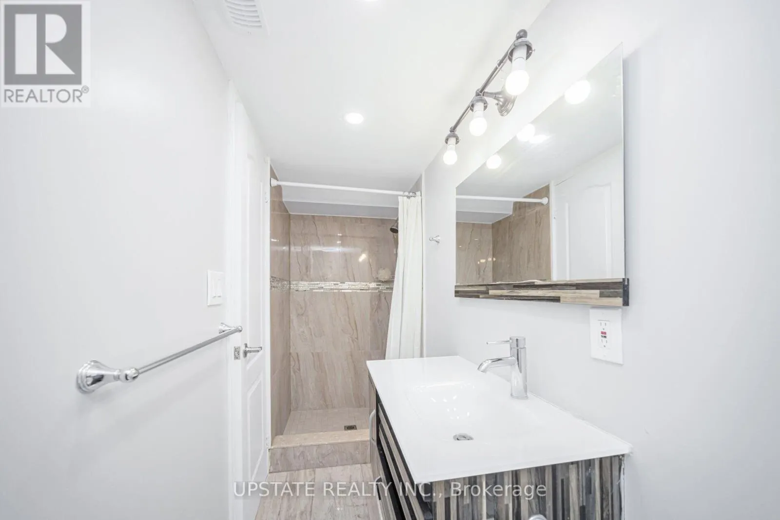2 TREWARTHA CRESCENT