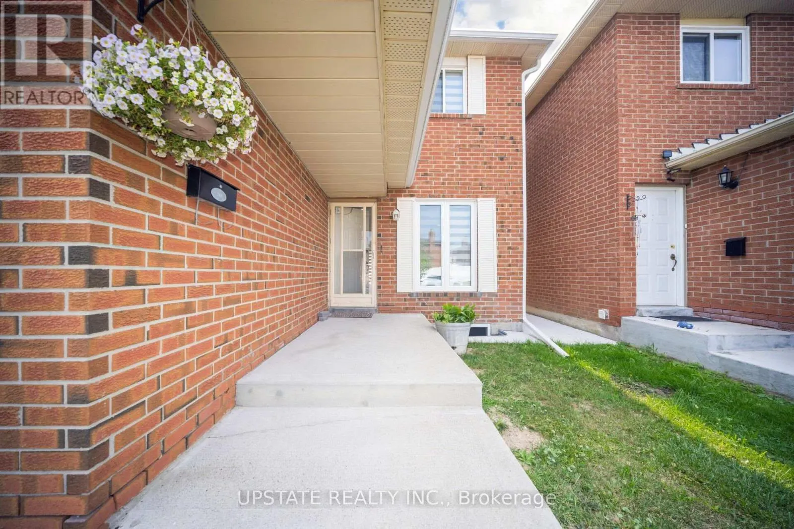 2 TREWARTHA CRESCENT