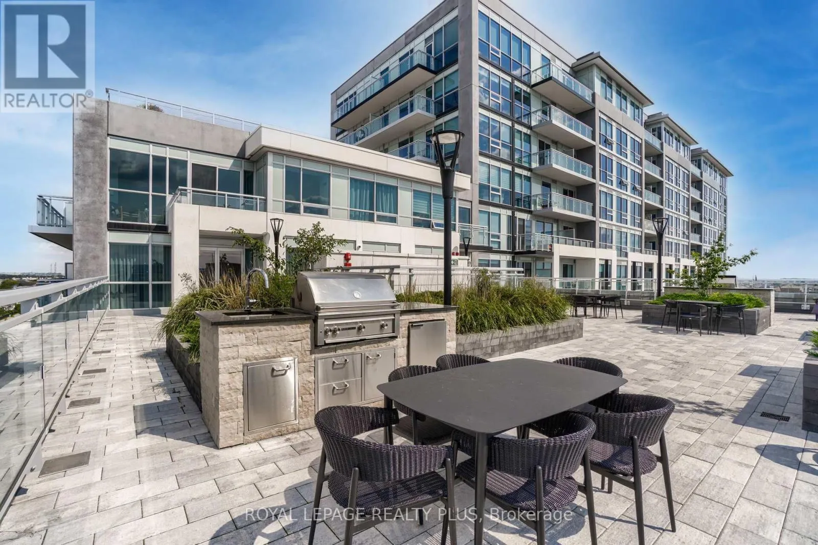 620 - 1050 MAIN STREET E