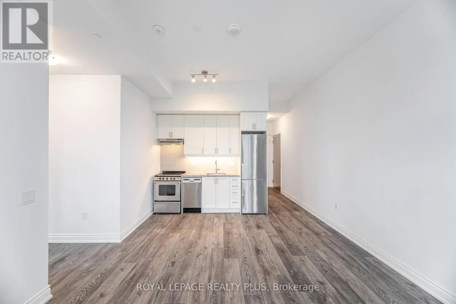 620 - 1050 MAIN STREET E