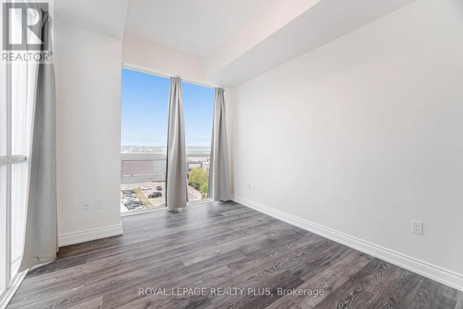 620 - 1050 MAIN STREET E