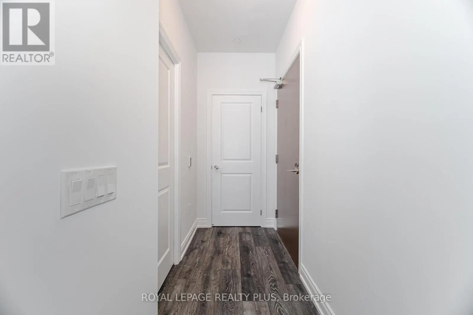 620 - 1050 MAIN STREET E