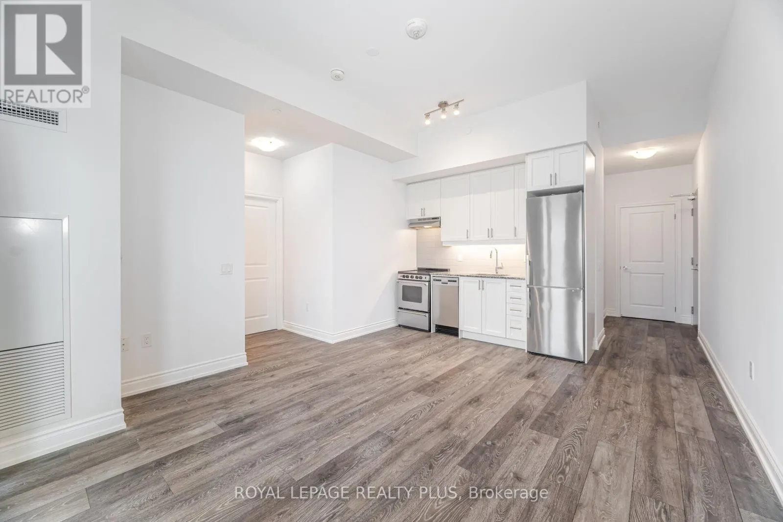 620 - 1050 MAIN STREET E