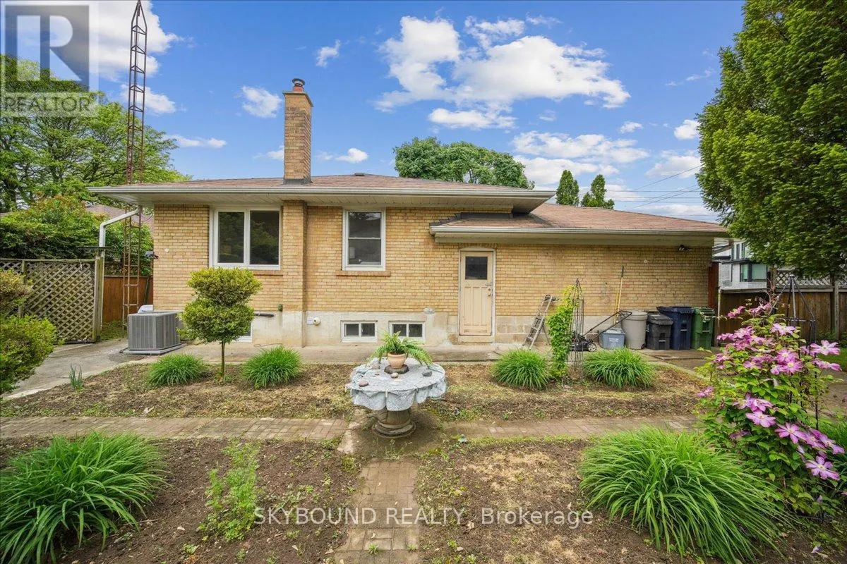 34 APPLEDALE ROAD