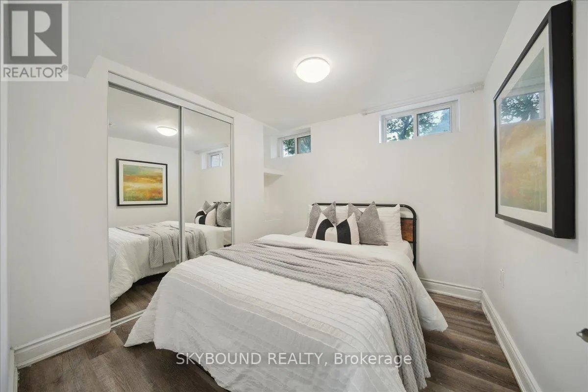 34 APPLEDALE ROAD