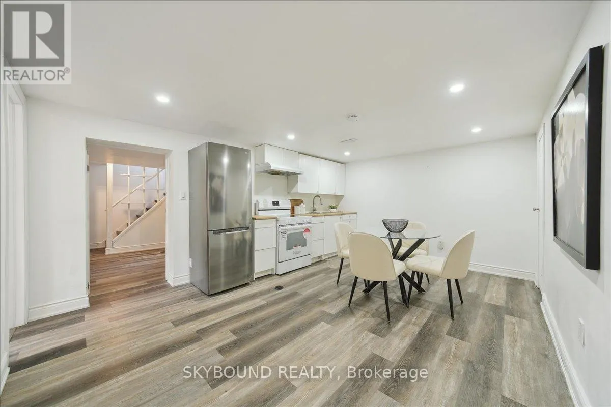 34 APPLEDALE ROAD