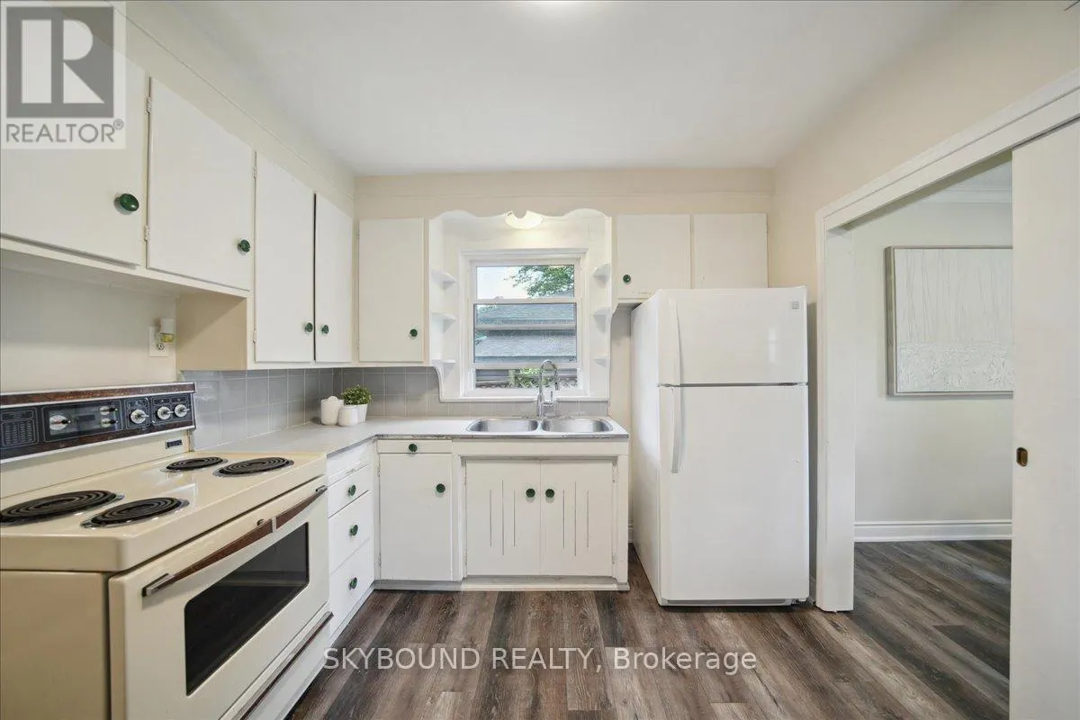 34 APPLEDALE ROAD