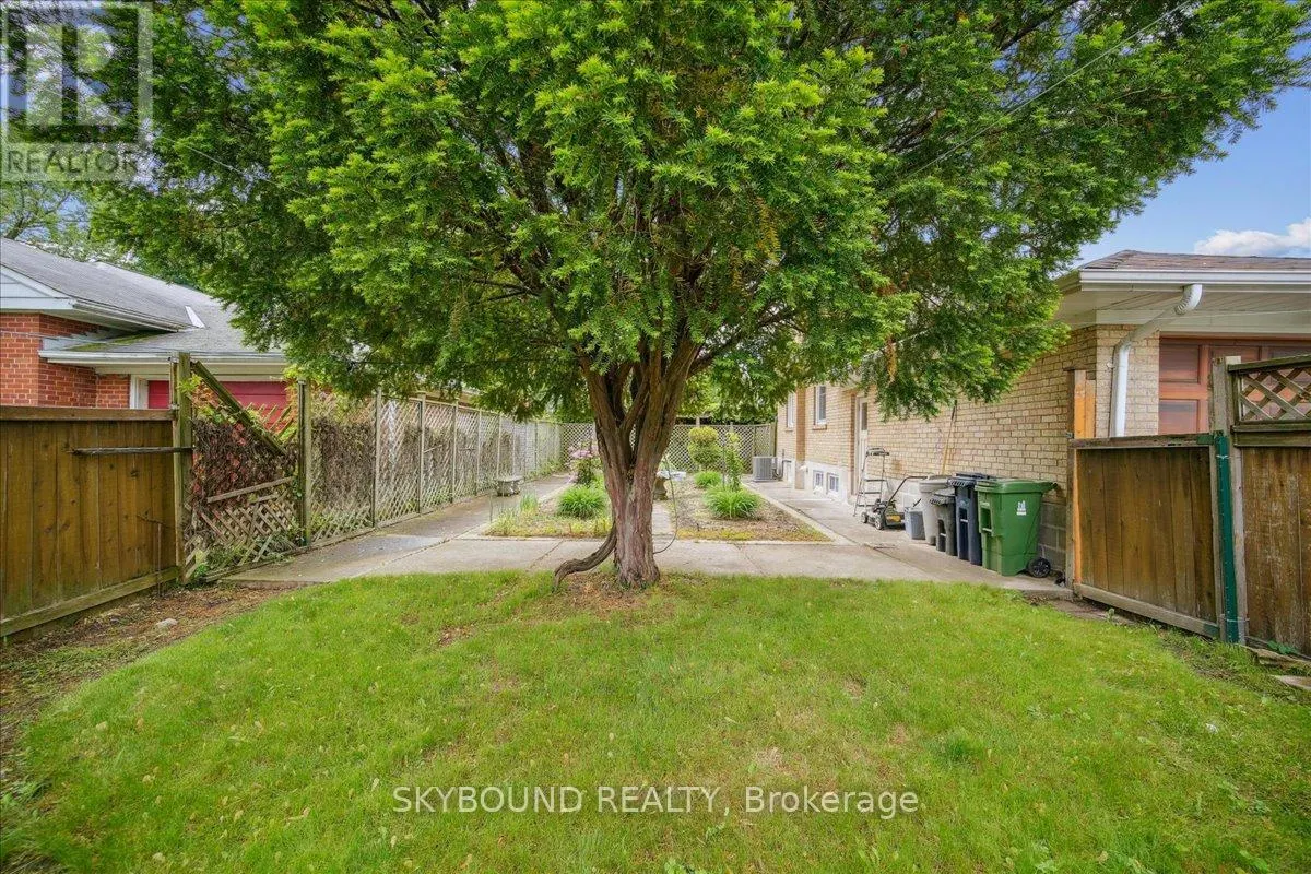 34 APPLEDALE ROAD