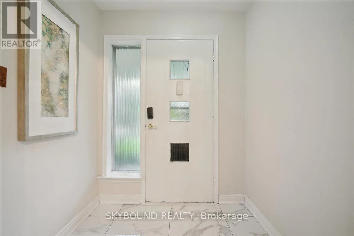 MAIN FLOOR - 34 APPLEDALE ROAD