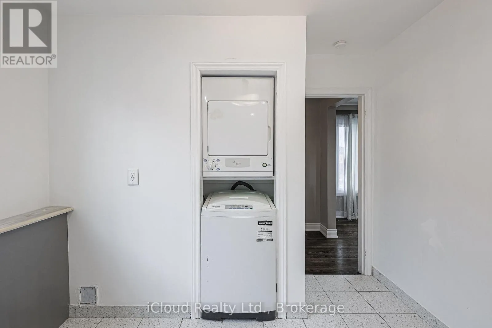 52 DELLBROOK CRESCENT