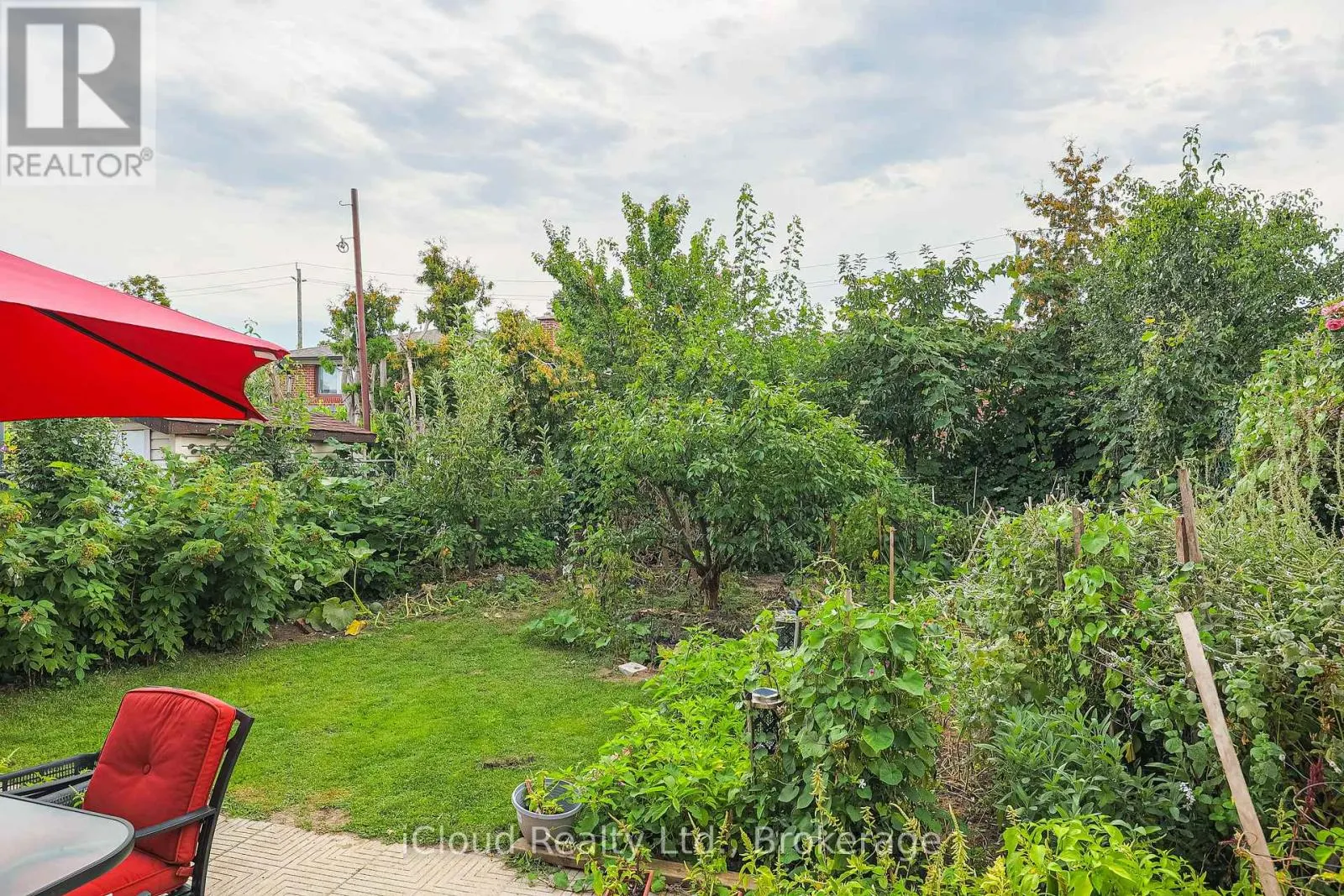 52 DELLBROOK CRESCENT