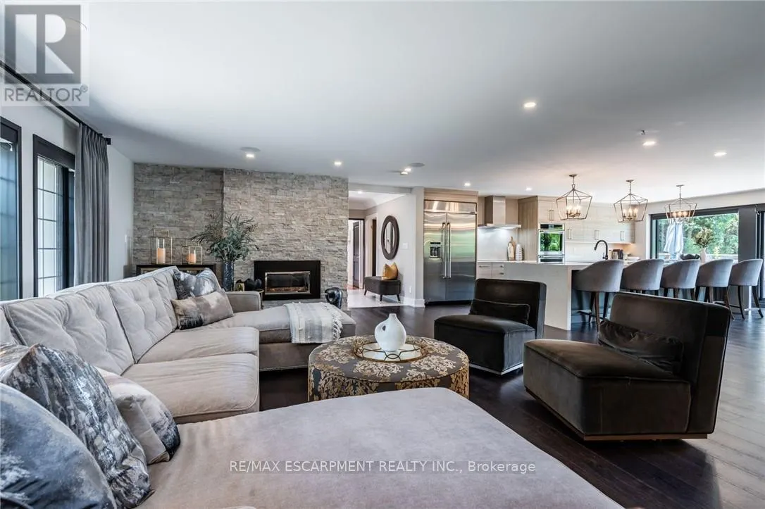 822 DANFORTH PLACE