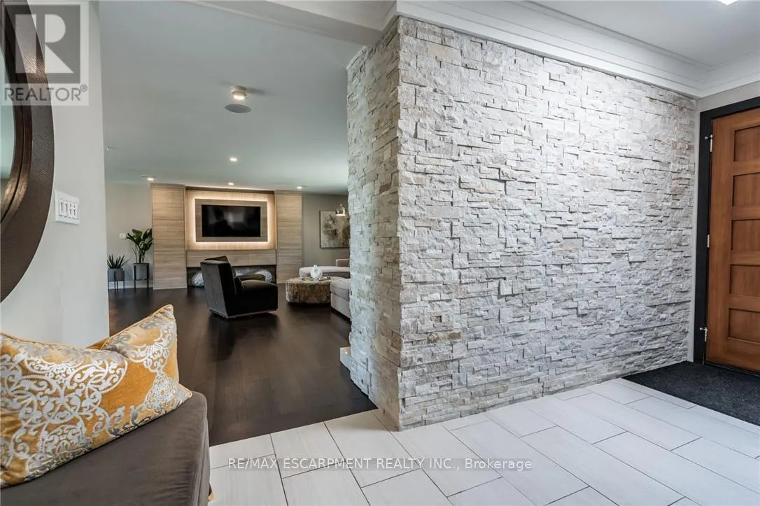 822 DANFORTH PLACE