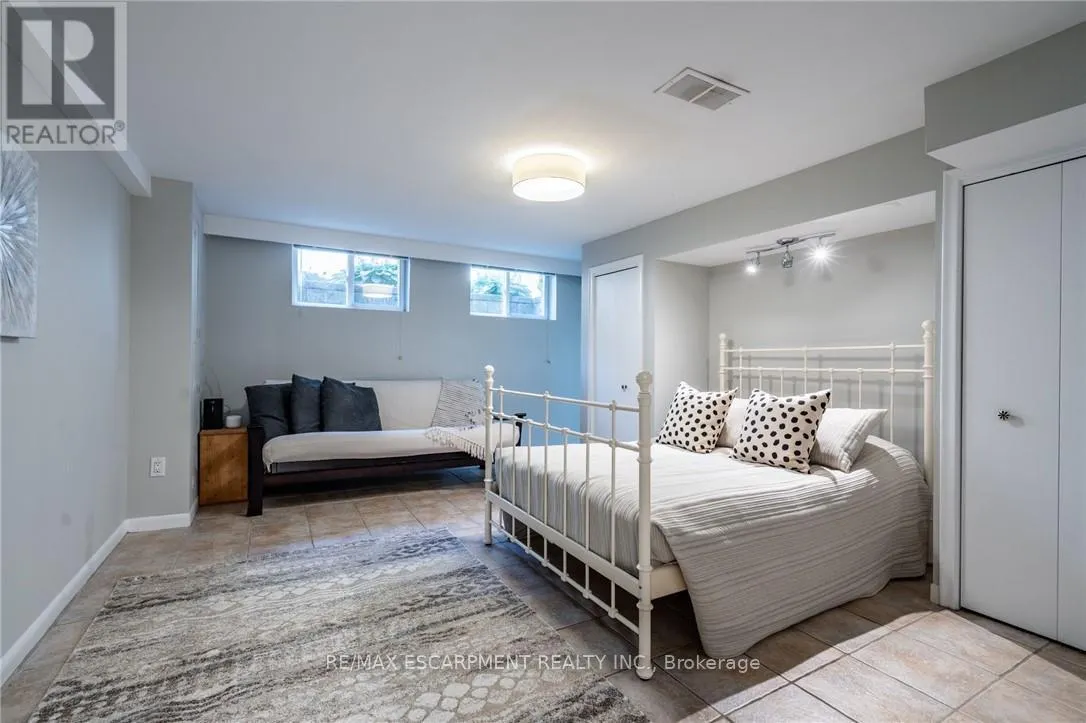 822 DANFORTH PLACE