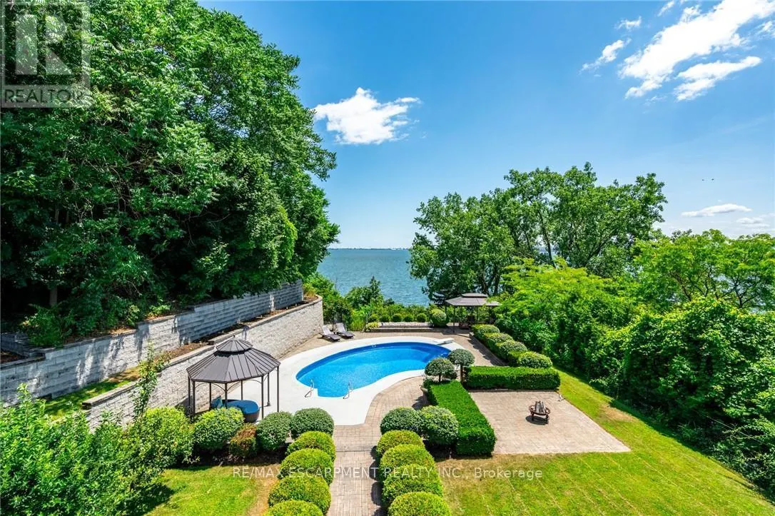 822 DANFORTH PLACE