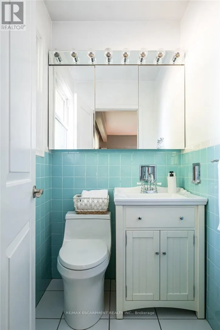 822 DANFORTH PLACE
