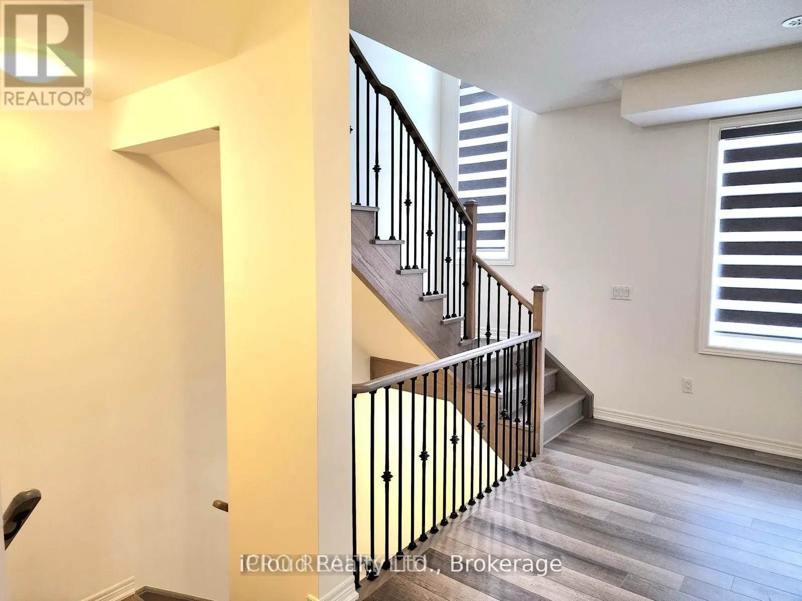 428 SILVER MAPLE ROAD