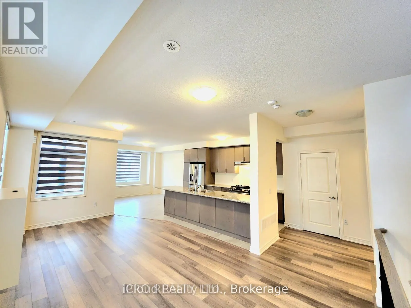 428 SILVER MAPLE ROAD