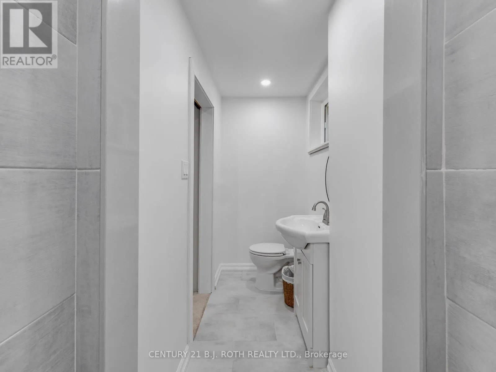 10 BLOORLEA CRESCENT