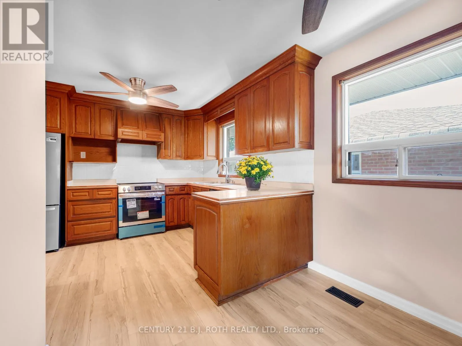 10 BLOORLEA CRESCENT