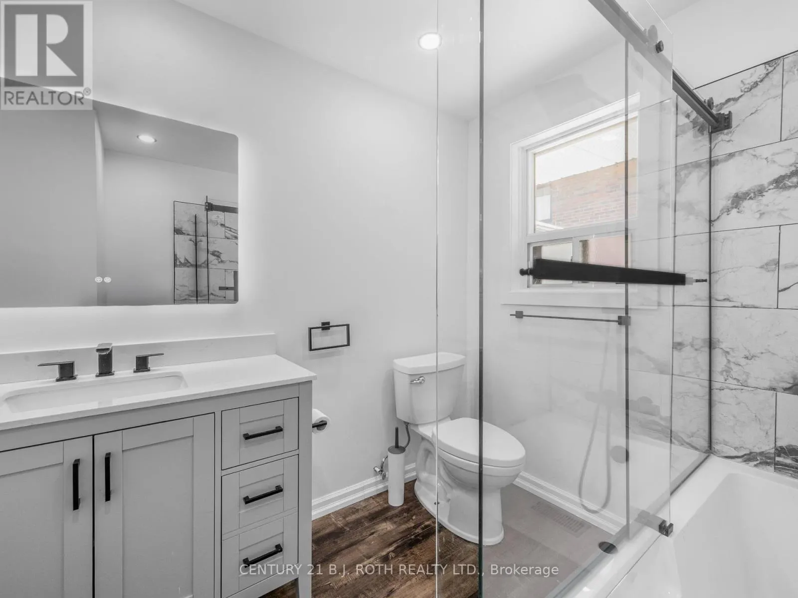 10 BLOORLEA CRESCENT