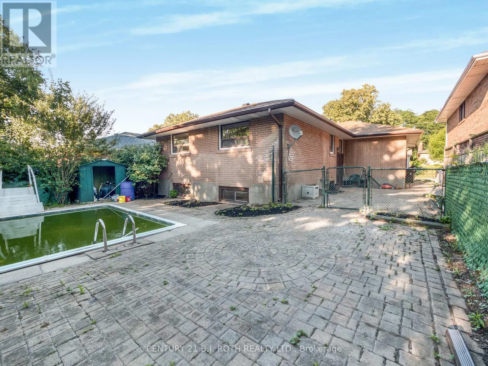 10 BLOORLEA CRESCENT