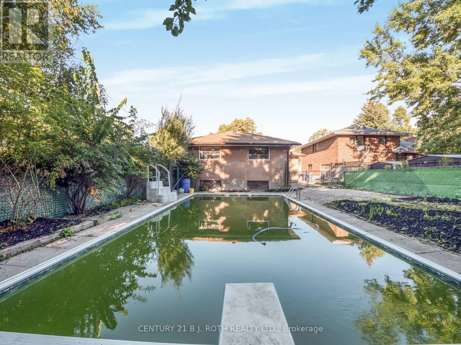 10 BLOORLEA CRESCENT
