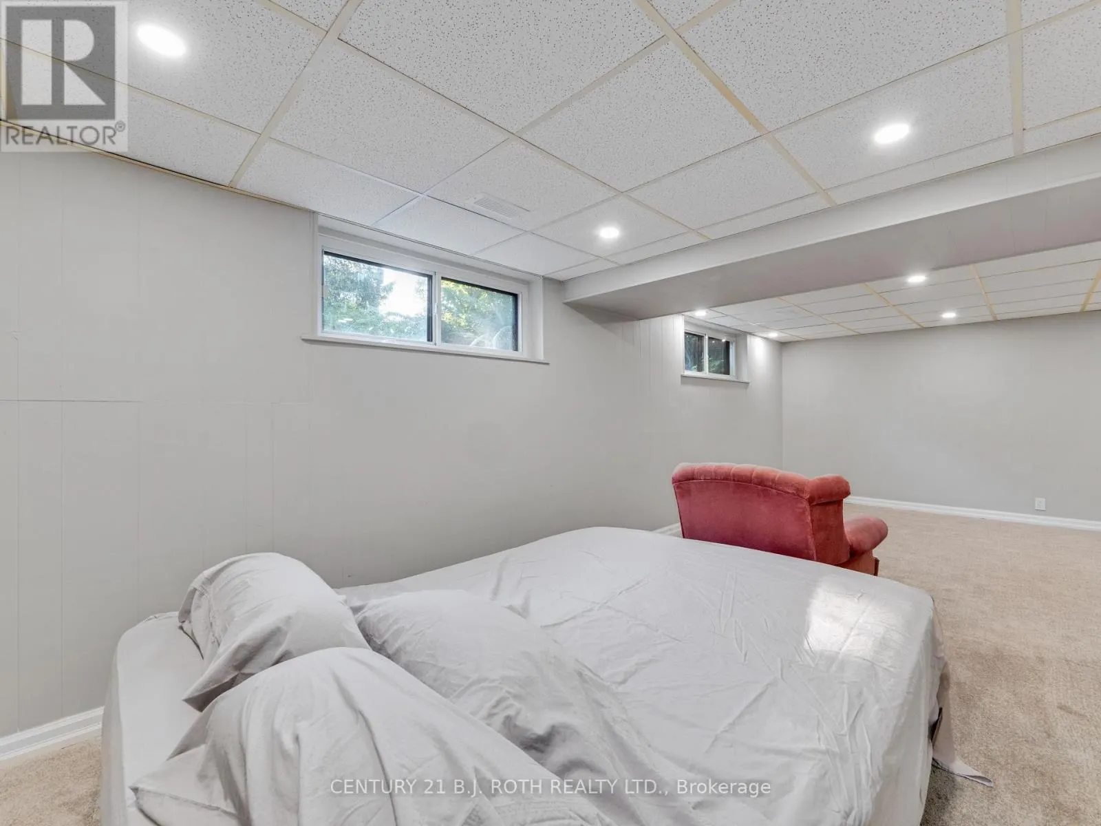 10 BLOORLEA CRESCENT