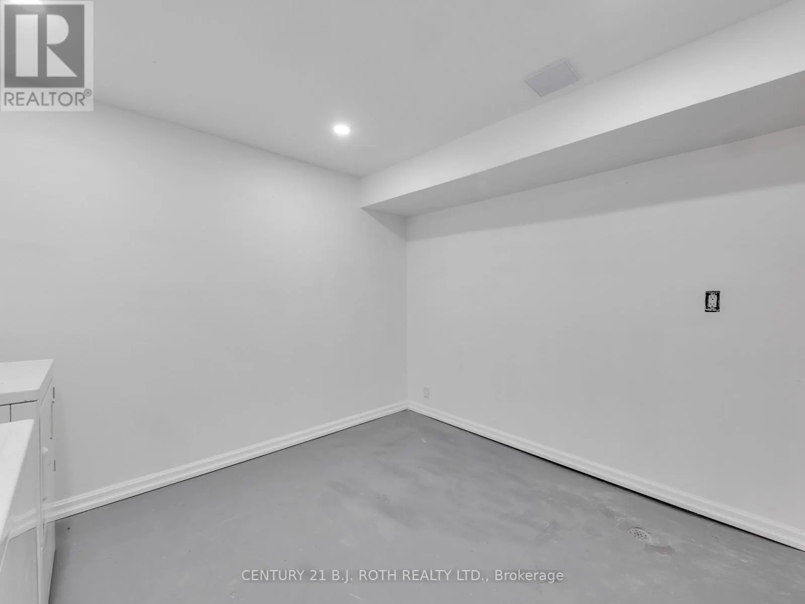 10 BLOORLEA CRESCENT