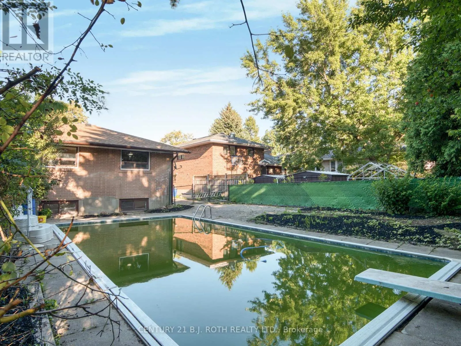 10 BLOORLEA CRESCENT