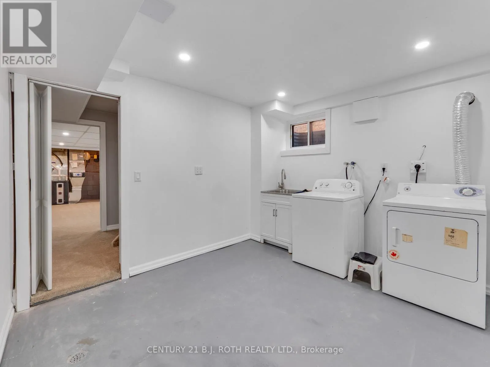 10 BLOORLEA CRESCENT