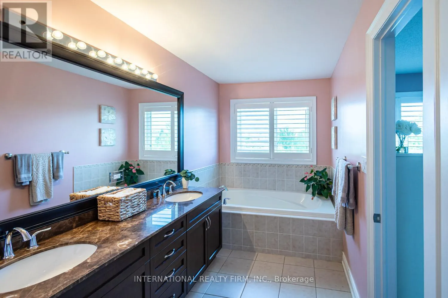 2371 QUETICO CRESCENT