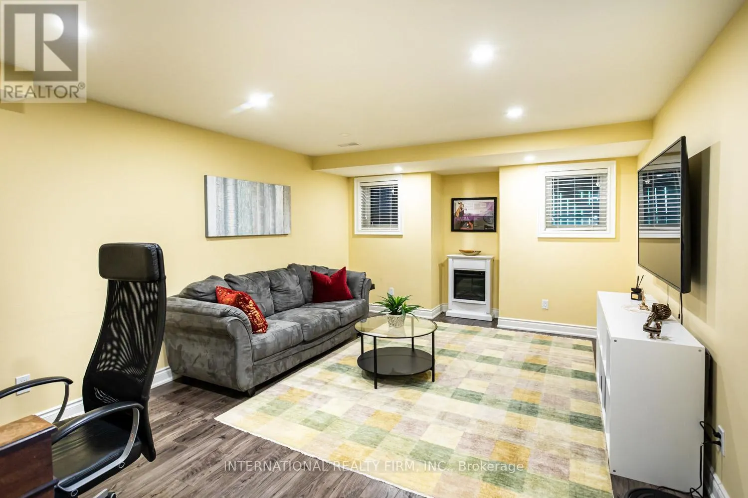 2371 QUETICO CRESCENT