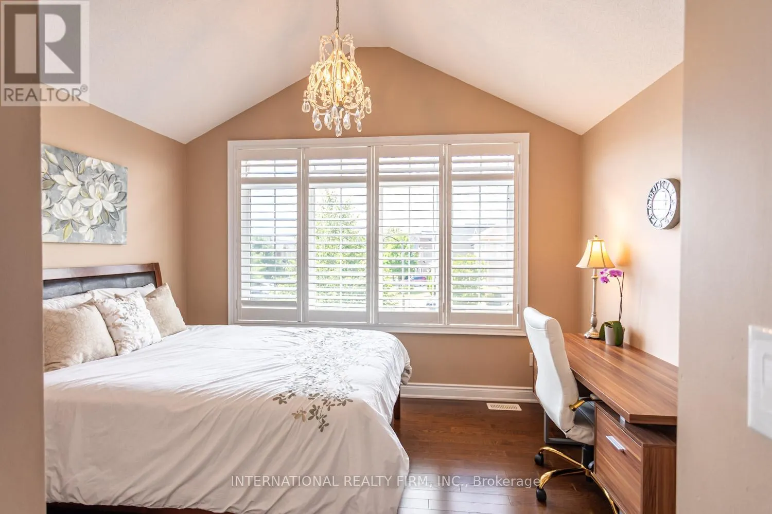 2371 QUETICO CRESCENT