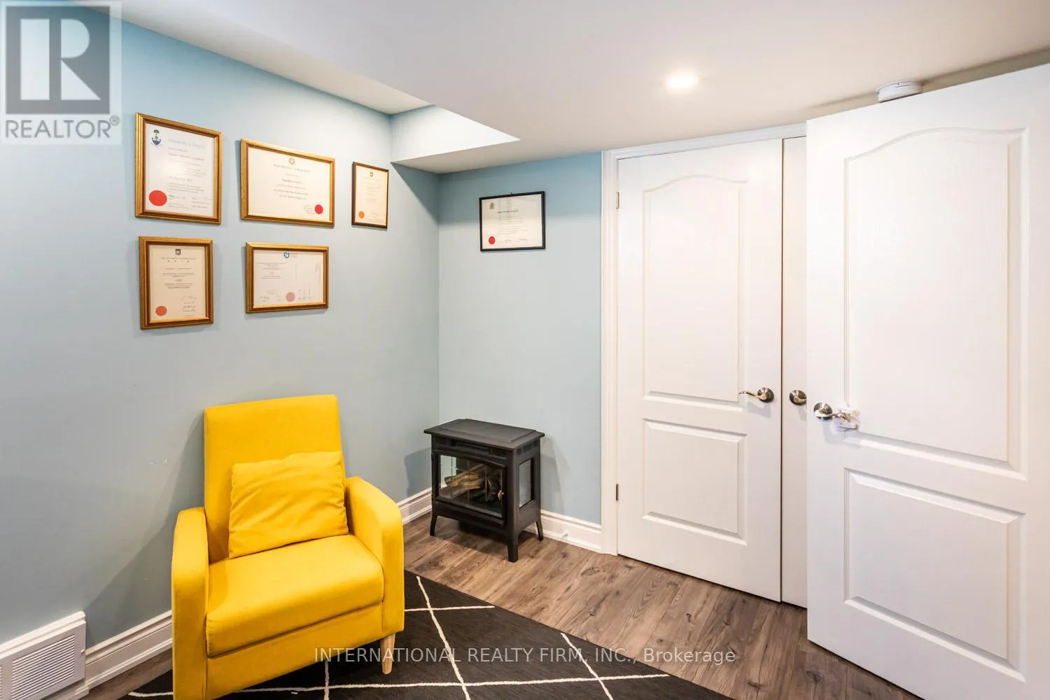 2371 QUETICO CRESCENT