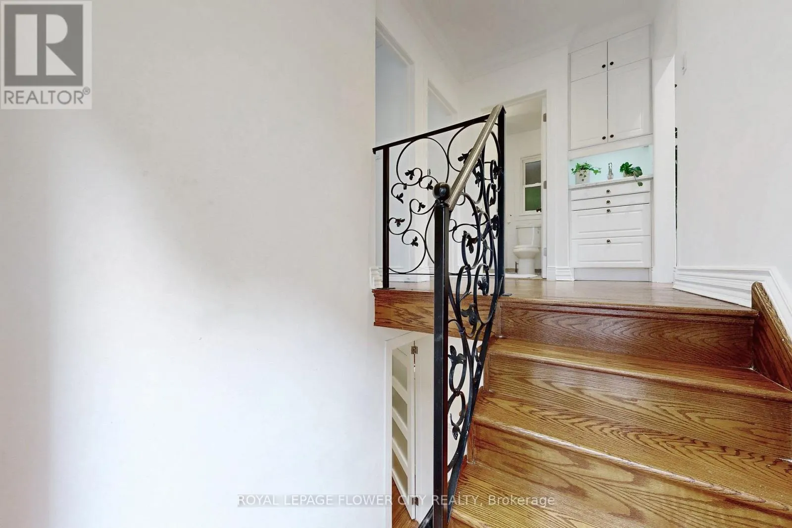 105 LIVINGSTONE AVENUE