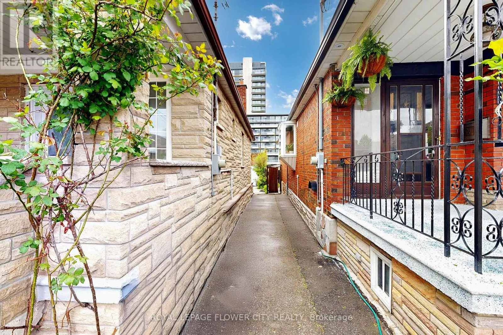 105 LIVINGSTONE AVENUE