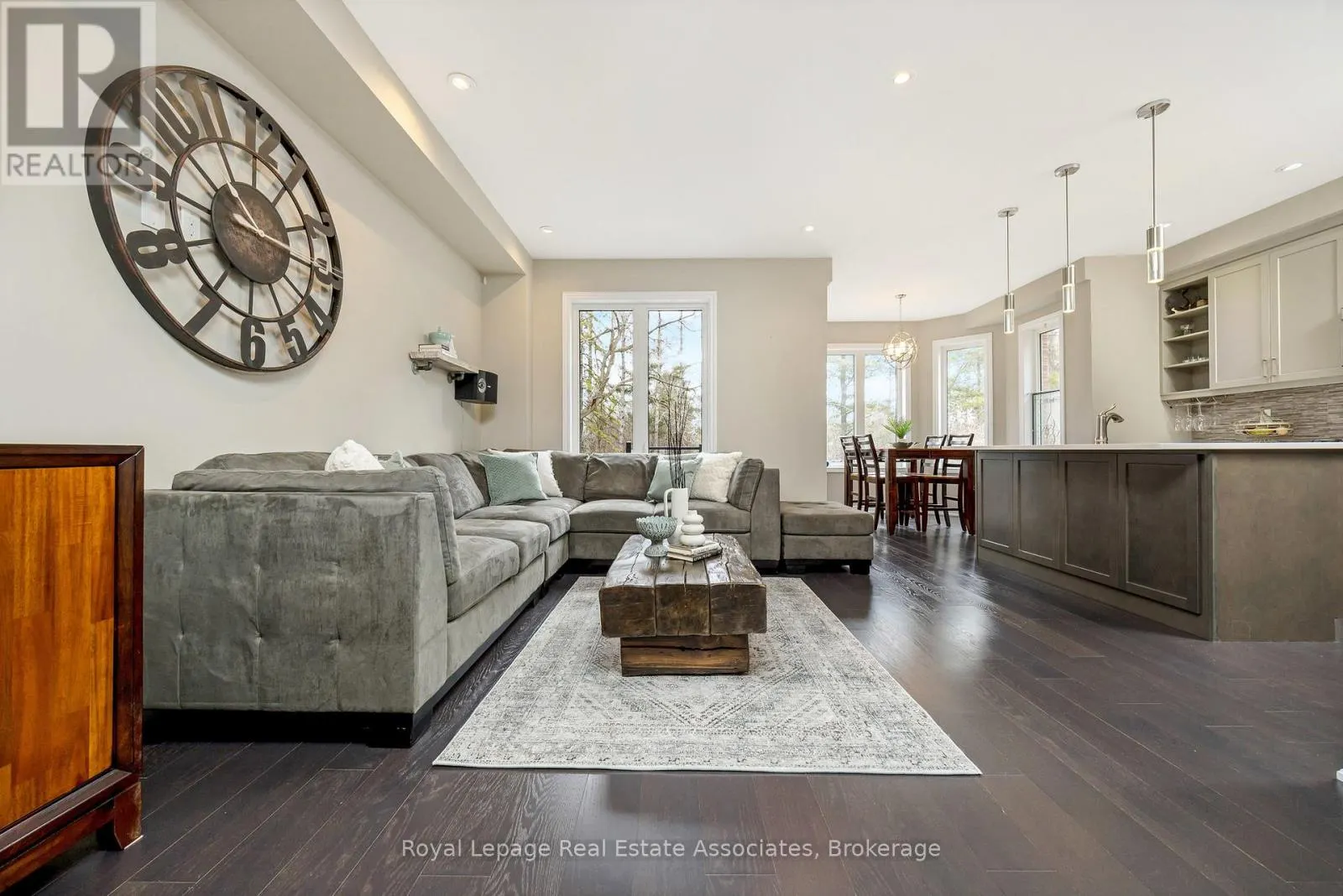 25 UPPER CANADA COURT