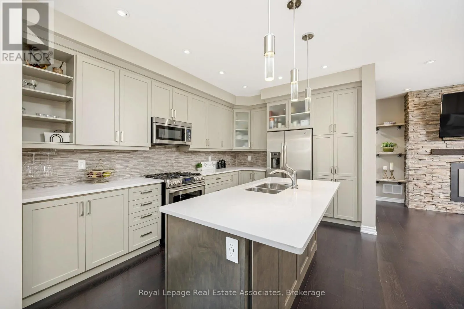 25 UPPER CANADA COURT