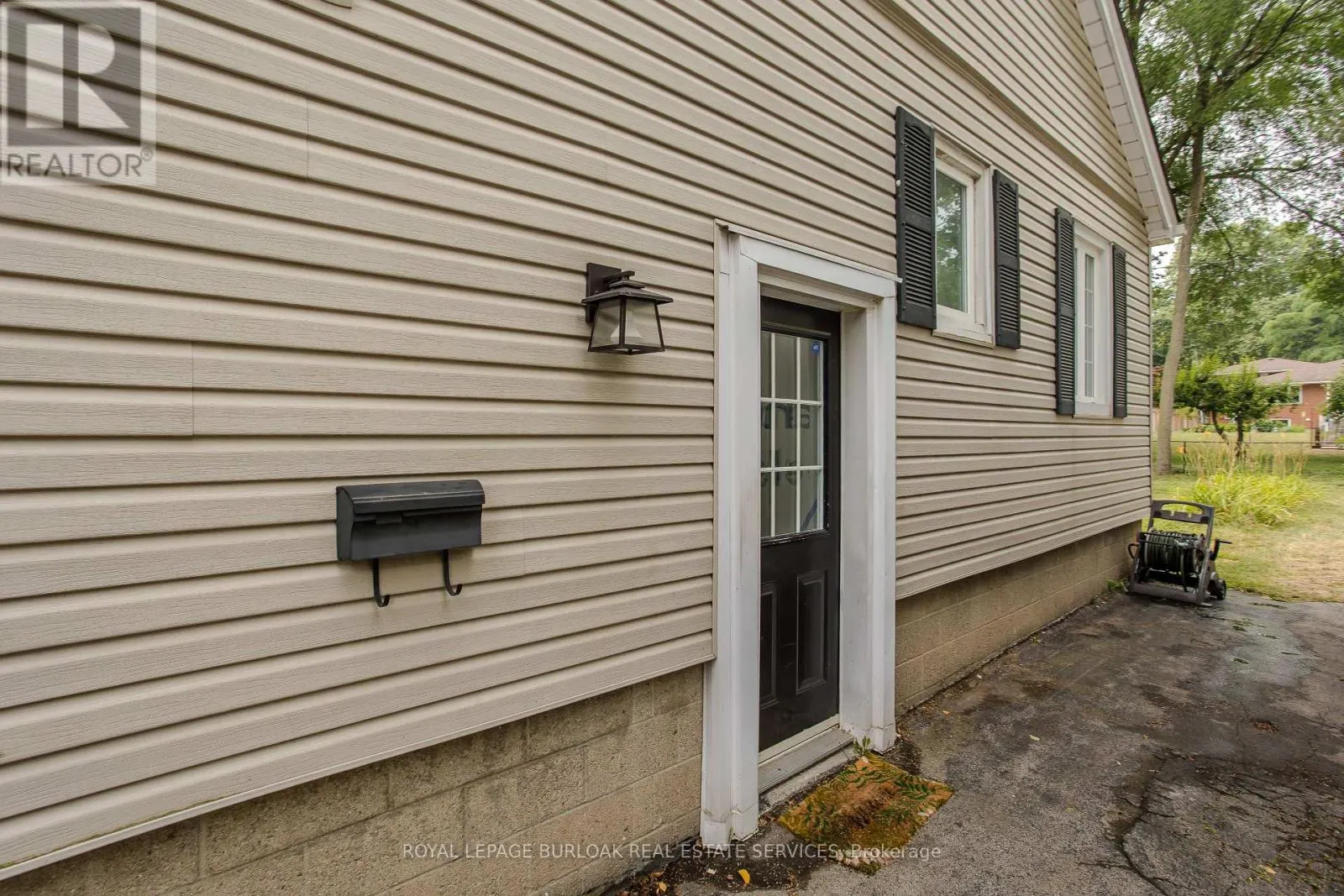 936 HARVEY PLACE